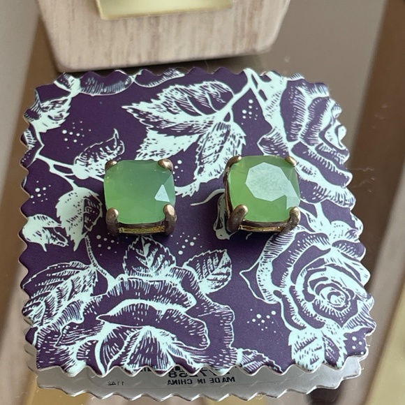 Garden Green Gumdrop Stud Earrings - Spring Trend - Picture 4 of 5